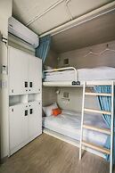 Stray Birds Taichung Hostel