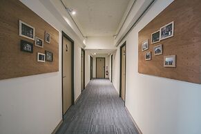 Stray Birds Taichung Hostel