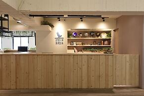 Stray Birds Taichung Hostel