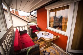 Apartment Red House
