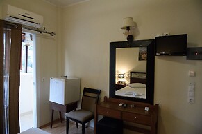 Ariadni Hotel by Estia