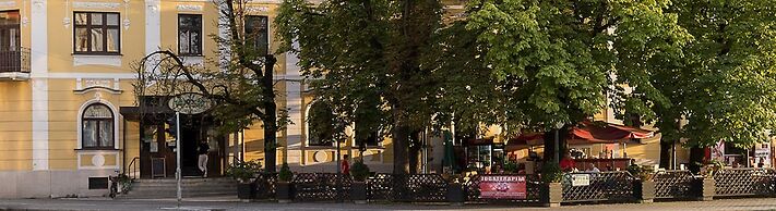 Hotel Zvezda