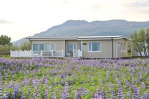Lynghagi House - Lava Water