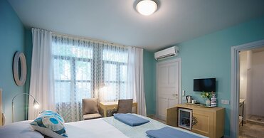 Delight Deluxe Hotel