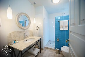 Delight Deluxe Hotel