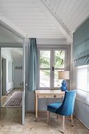 Delight Deluxe Hotel