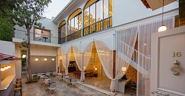 Delight Deluxe Hotel