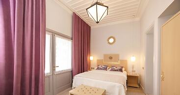 Delight Deluxe Hotel