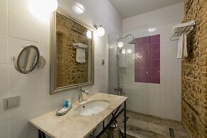 Delight Deluxe Hotel