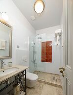 Delight Deluxe Hotel