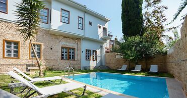 Delight Deluxe Hotel