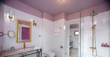 Delight Deluxe Hotel