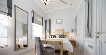 Delight Deluxe Hotel