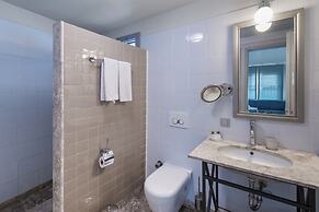 Delight Deluxe Hotel