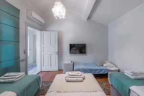 Delight Deluxe Hotel