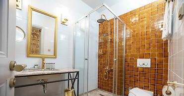 Delight Deluxe Hotel