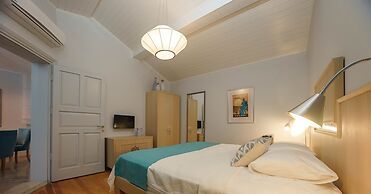 Delight Deluxe Hotel