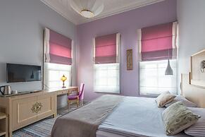 Delight Deluxe Hotel