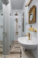 Delight Deluxe Hotel