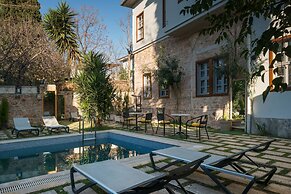 Delight Deluxe Hotel