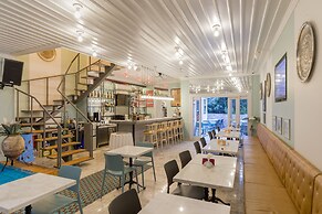 Delight Deluxe Hotel