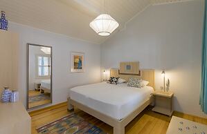 Delight Deluxe Hotel