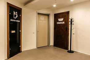 Julia Domna Apartments