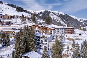 Ursprungs Panorama Hotel Königsleiten