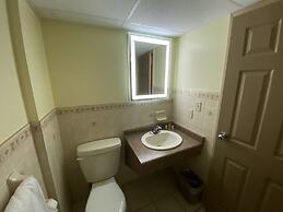 Super 8 by Wyndham Niagara Falls by the Falls