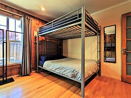 Bunk+Brew Historic Lucas House - Hostel