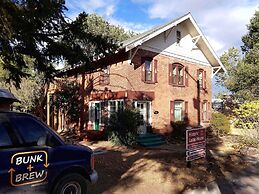 Bunk+Brew Historic Lucas House - Hostel