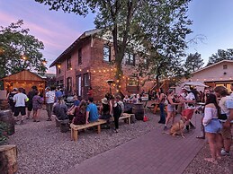 Bunk+Brew Historic Lucas House - Hostel