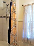 Bunk+Brew Historic Lucas House - Hostel