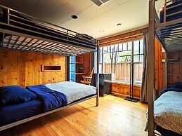 Bunk+Brew Historic Lucas House - Hostel