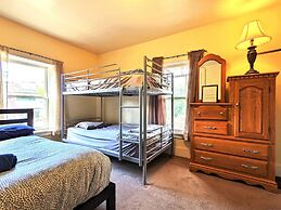 Bunk+Brew Historic Lucas House - Hostel