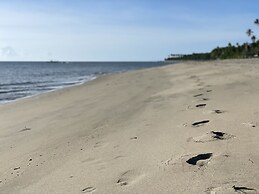 Footprints Beach Resort