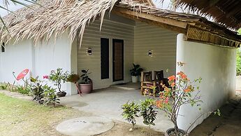 Footprints Beach Resort