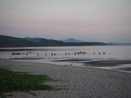 Footprints Beach Resort