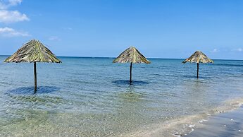 Footprints Beach Resort