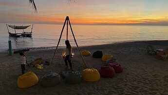 Footprints Beach Resort