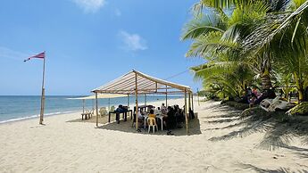 Footprints Beach Resort