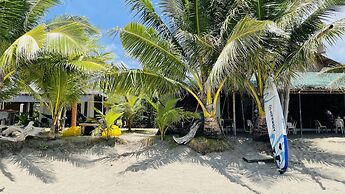 Footprints Beach Resort