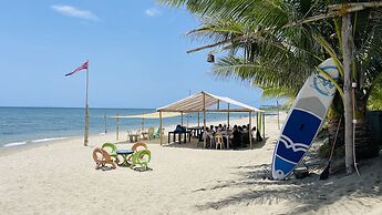 Footprints Beach Resort
