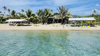 Footprints Beach Resort