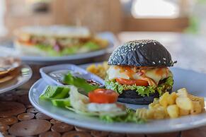 Kabeh Jati Garden Villa and Restaurant