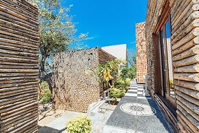 Kabeh Jati Garden Villa and Restaurant