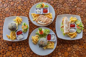 Kabeh Jati Garden Villa and Restaurant