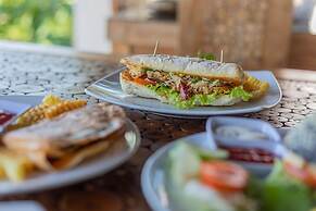 Kabeh Jati Garden Villa and Restaurant