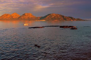 Edge of the Bay Resort