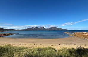 Edge of the Bay
